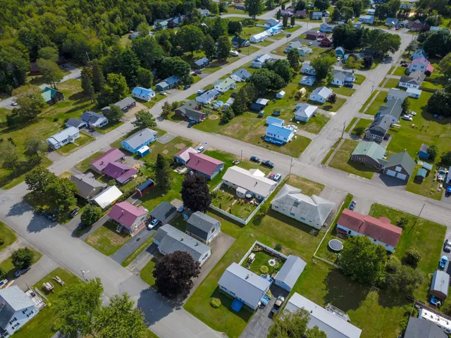 $210,000 | 3 County Street, East Millinocket, ME 04430