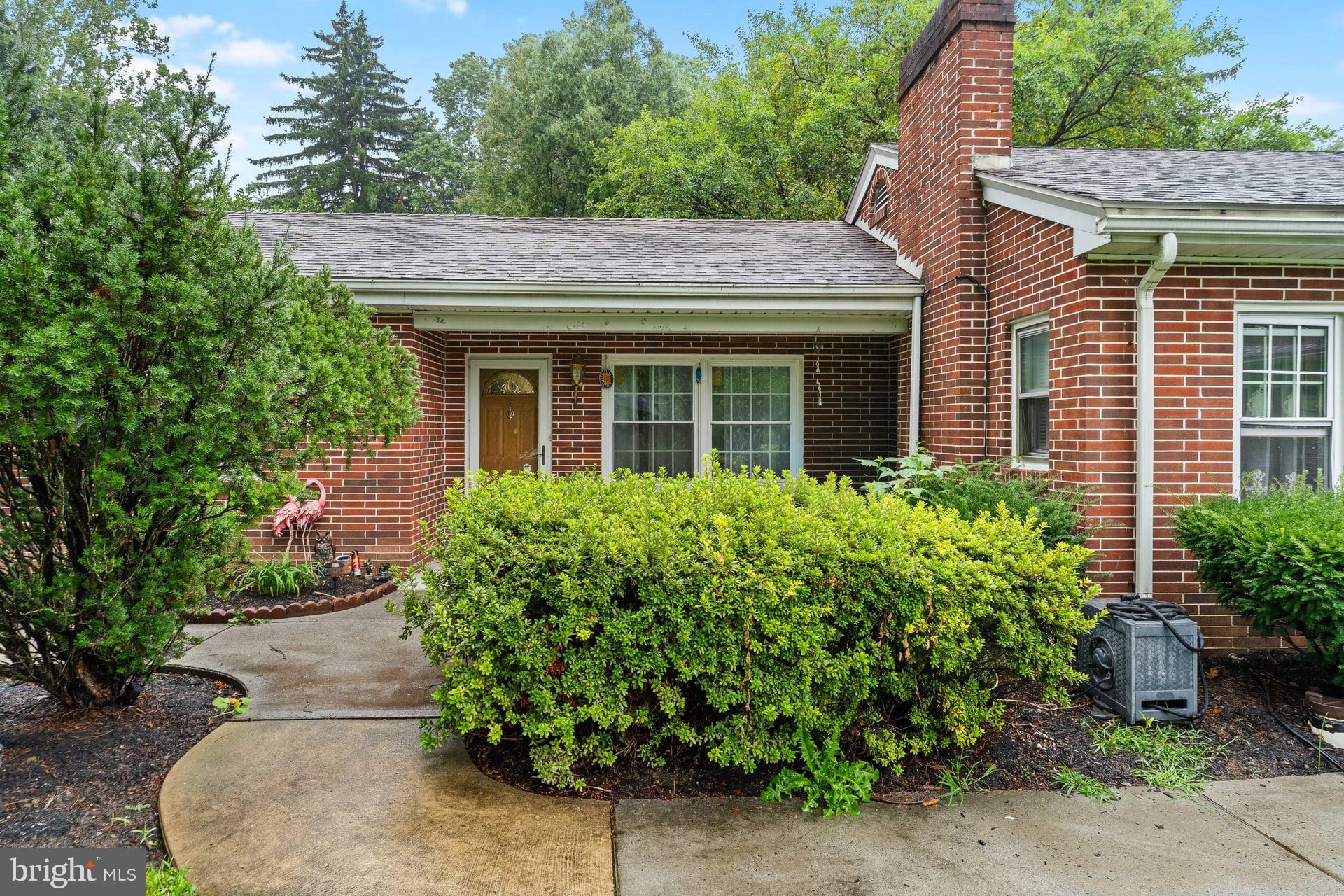 1601 Colonial Road Harrisburg, PA 17112 - Photo 3 of 47 Gallery Image 3