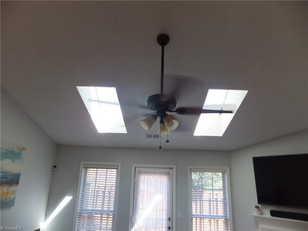 4420 Single Tree Lane High Point, NC 27265 - Photo 5 of 17 Skylights
