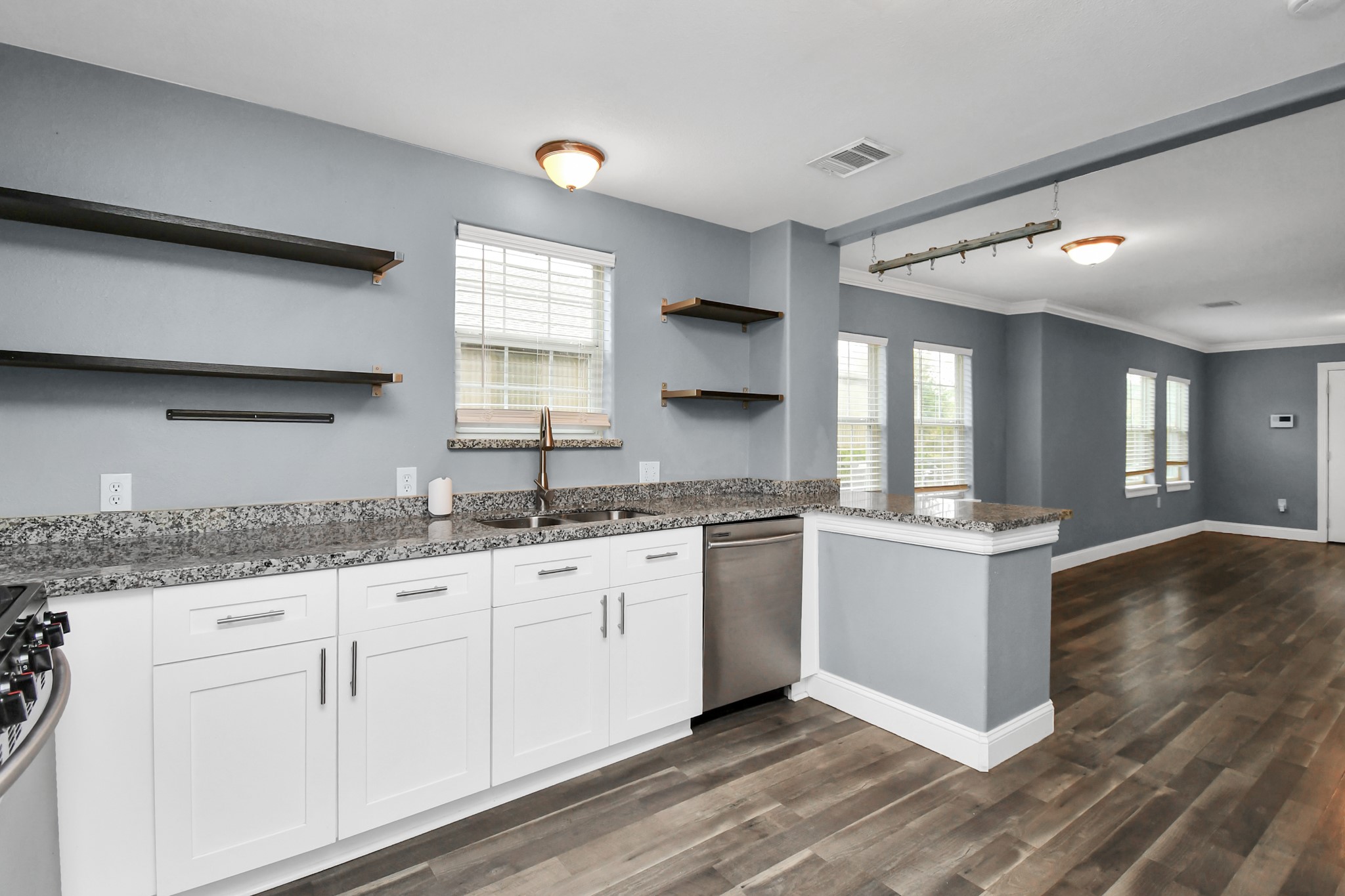 3217 Michigan Street Baytown, TX 77520 - Photo 11 of 37