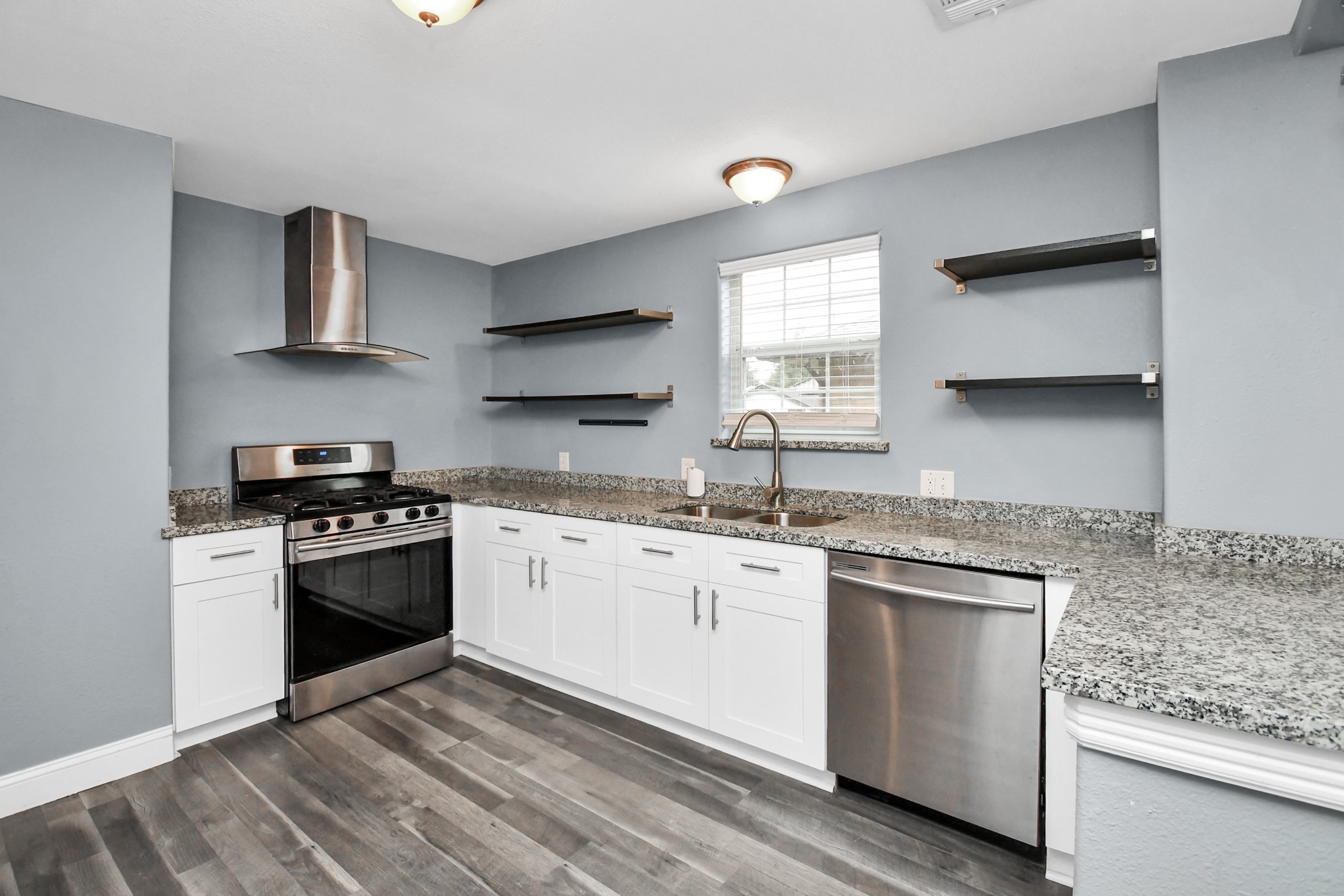 3217 Michigan Street Baytown, TX 77520 - Photo 13 of 37