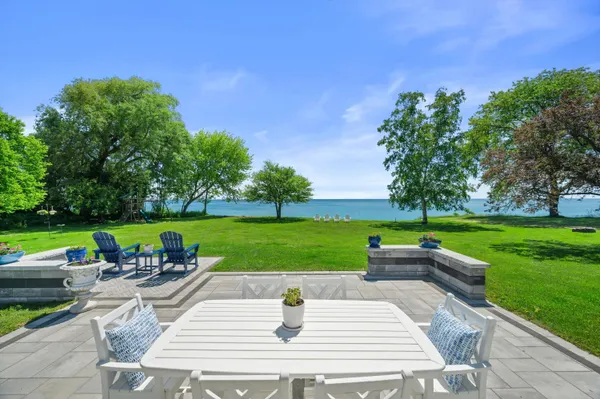 $1,695,000 | 13334 Lakewood Drive, Mequon, WI 53097