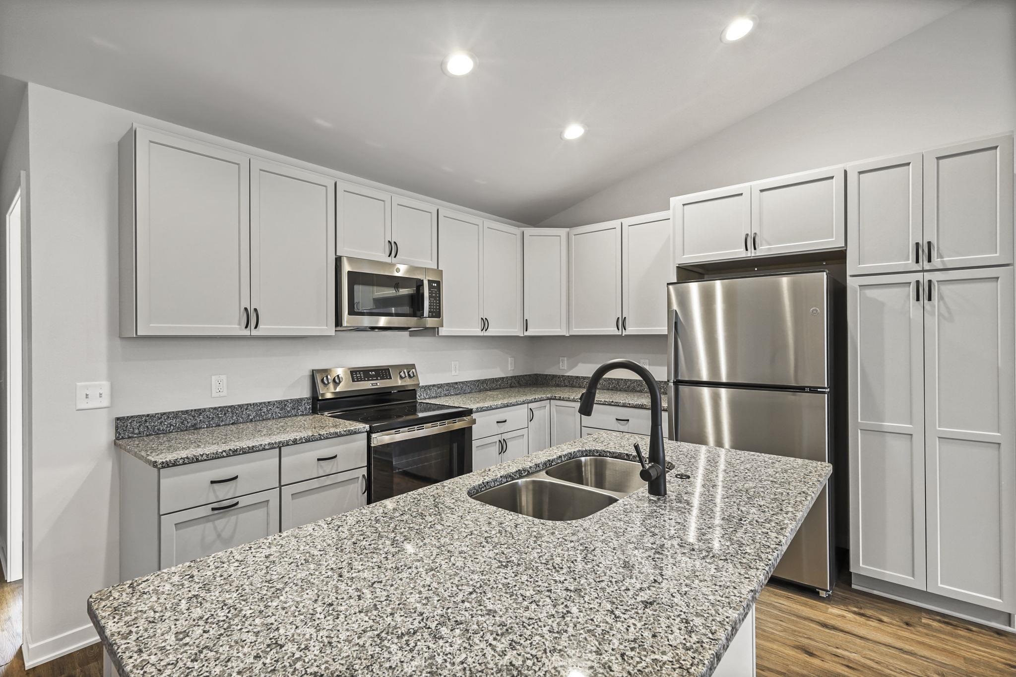 400 Orchid Stoughton, WI 53589 - Photo 4 of 31