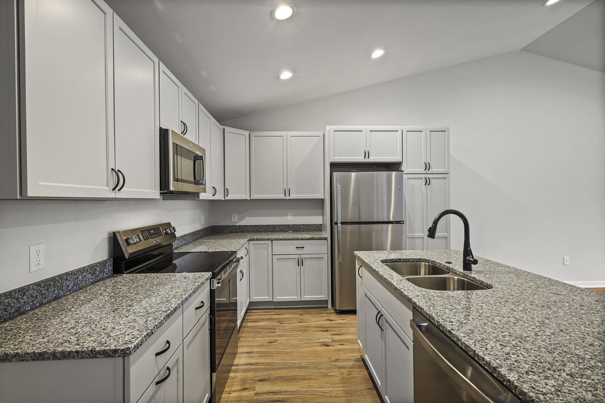 400 Orchid Stoughton, WI 53589 - Photo 5 of 31