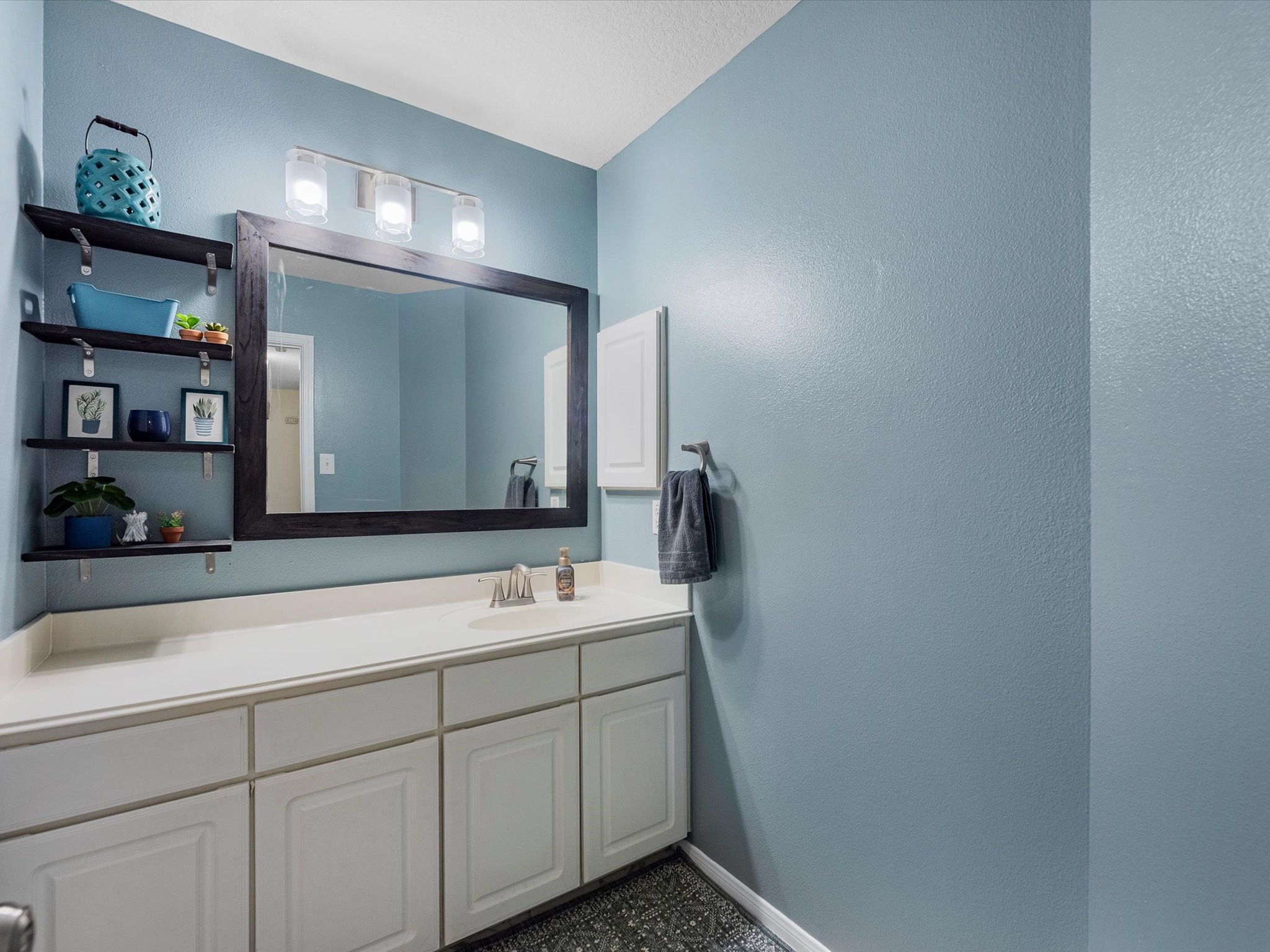 22422 Lamaster Lane Spring, TX 77373 - Photo 24 of 35 Upstairs full bathroom with ample counter space and storage,