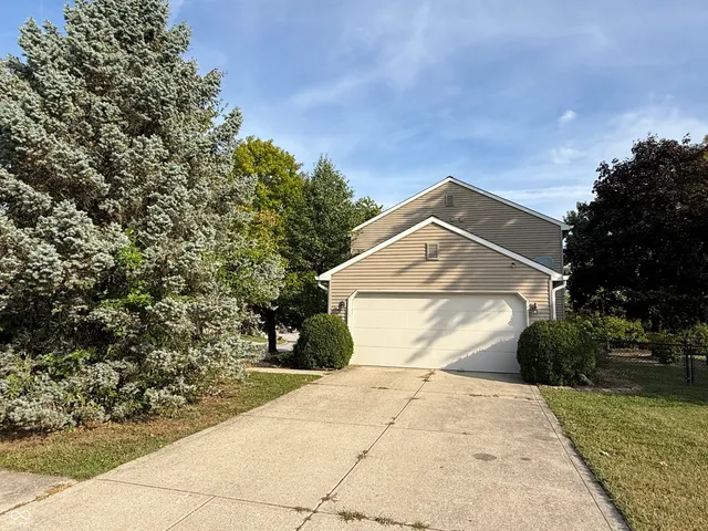 $299,900 | 7383 Poppyseed Drive, Indianapolis, IN 46237