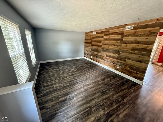 $299,900 | 7383 Poppyseed Drive, Indianapolis, IN 46237