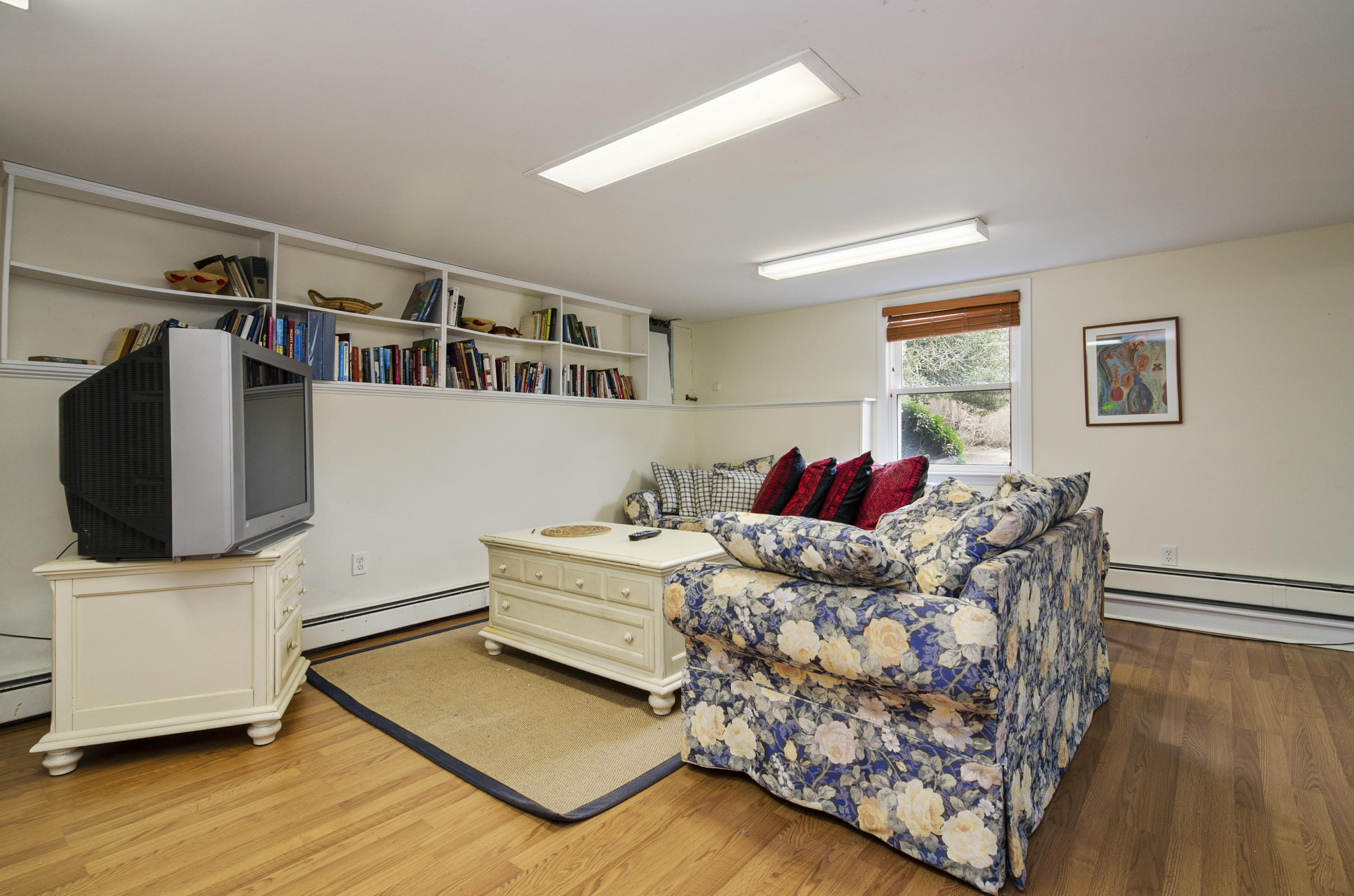 199 Harbor Point Road Barnstable, MA 02675 - Photo 14 of 27 012-photo--6934654