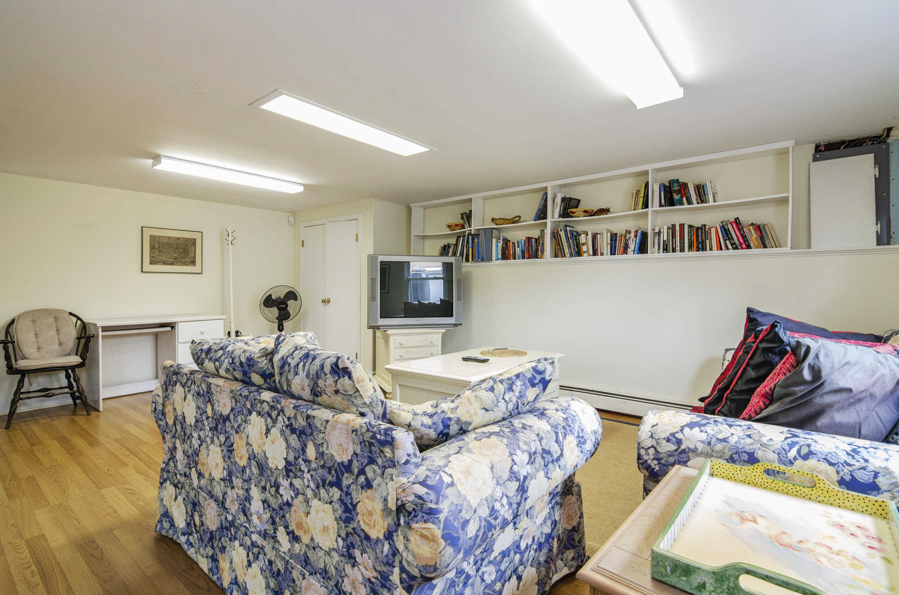 199 Harbor Point Road Barnstable, MA 02675 - Photo 15 of 27 014-photo--6934657