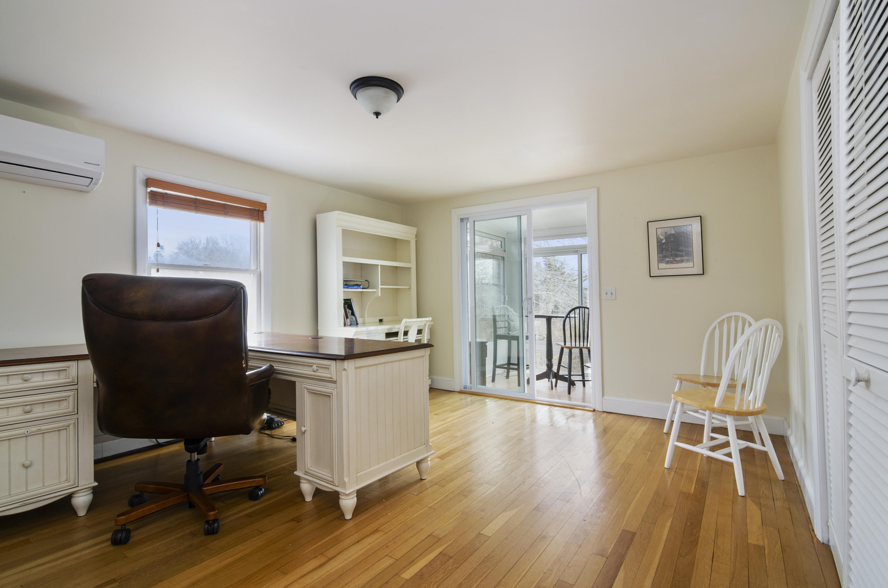 199 Harbor Point Road Barnstable, MA 02675 - Photo 10 of 27 008-photo--6934634