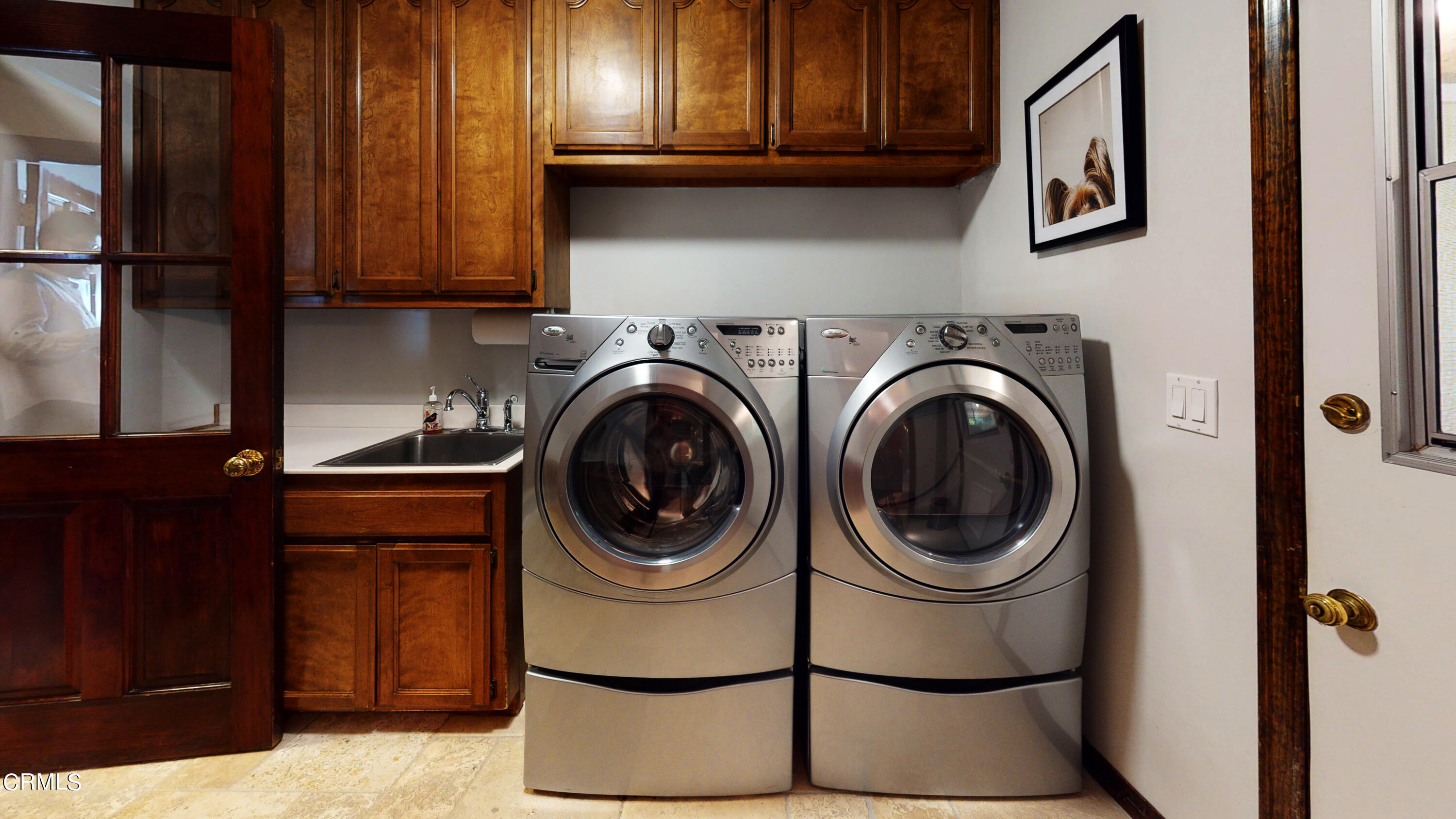 25049 Highspring Avenue Newhall, CA 91321 - Photo 22 of 52 Ave-Laundry 3