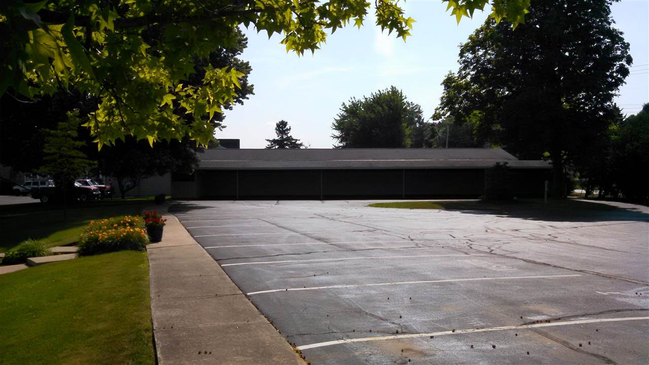 8942 East Hatchery Road, Unit 8 Syracuse, IN 46567 - Photo 17 of 23 Gallery Image 17