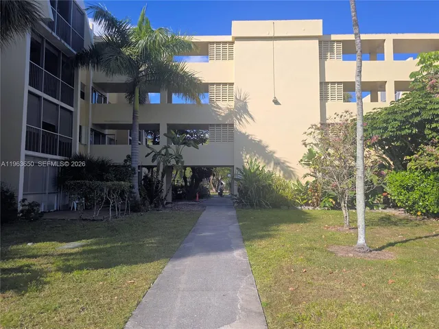 $160,000 | 940 Northeast 199th Street, Unit 114, Miami, FL 33179