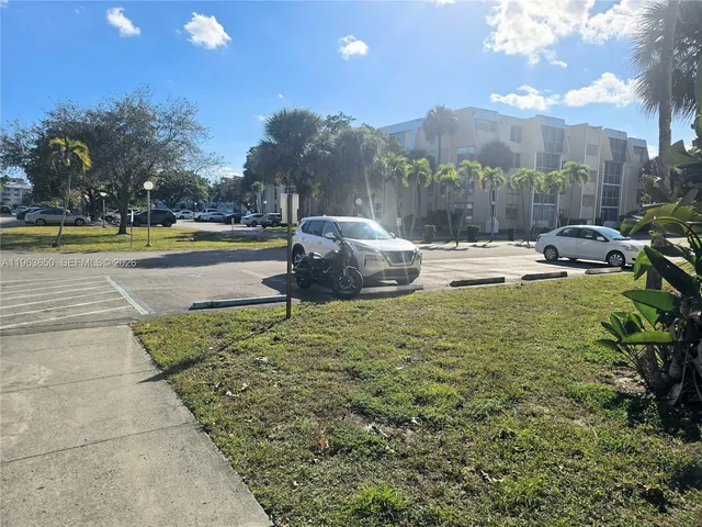 $160,000 | 940 Northeast 199th Street, Unit 114, Miami, FL 33179