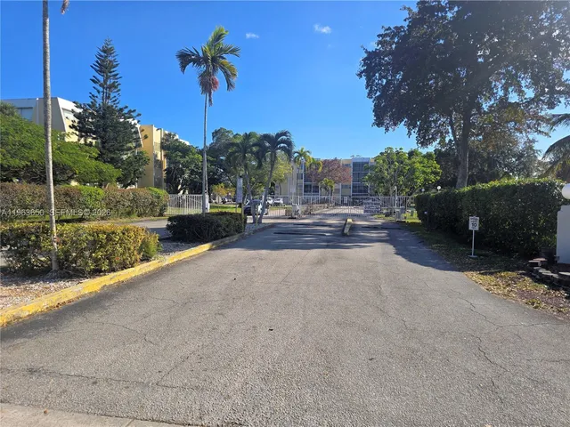 $160,000 | 940 Northeast 199th Street, Unit 114, Miami, FL 33179