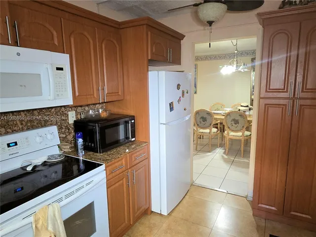 $160,000 | 940 Northeast 199th Street, Unit 114, Miami, FL 33179