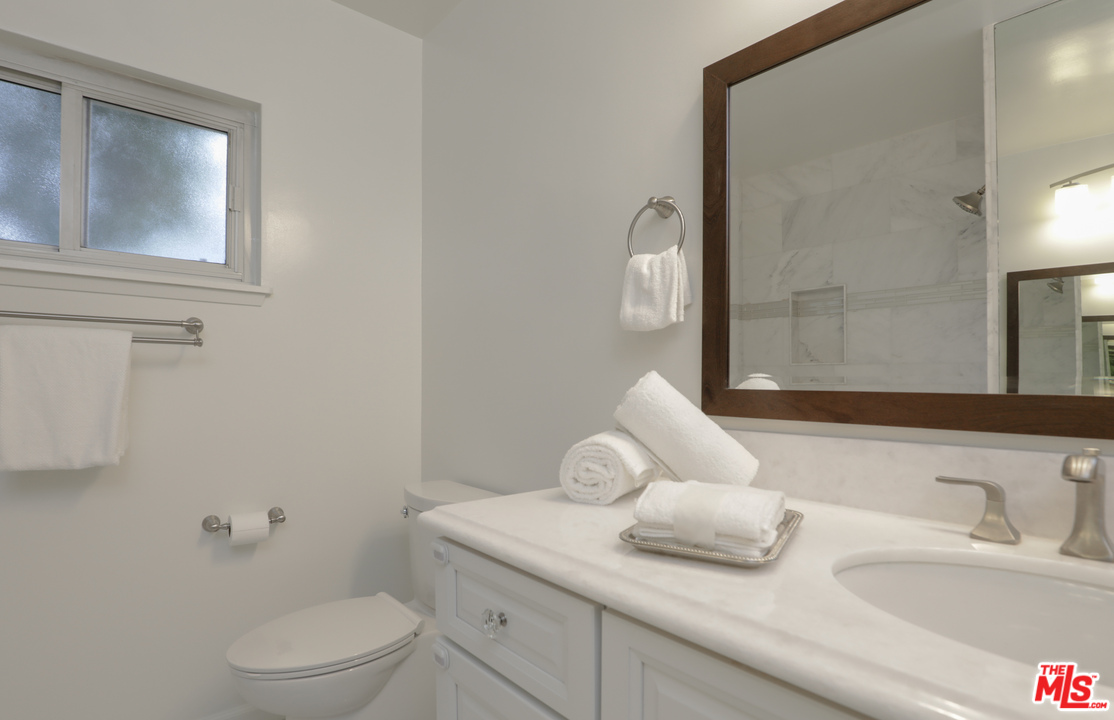 436 Redlands Street Playa del Rey, CA 90293 - Photo 14 of 24 Gallery Image 14