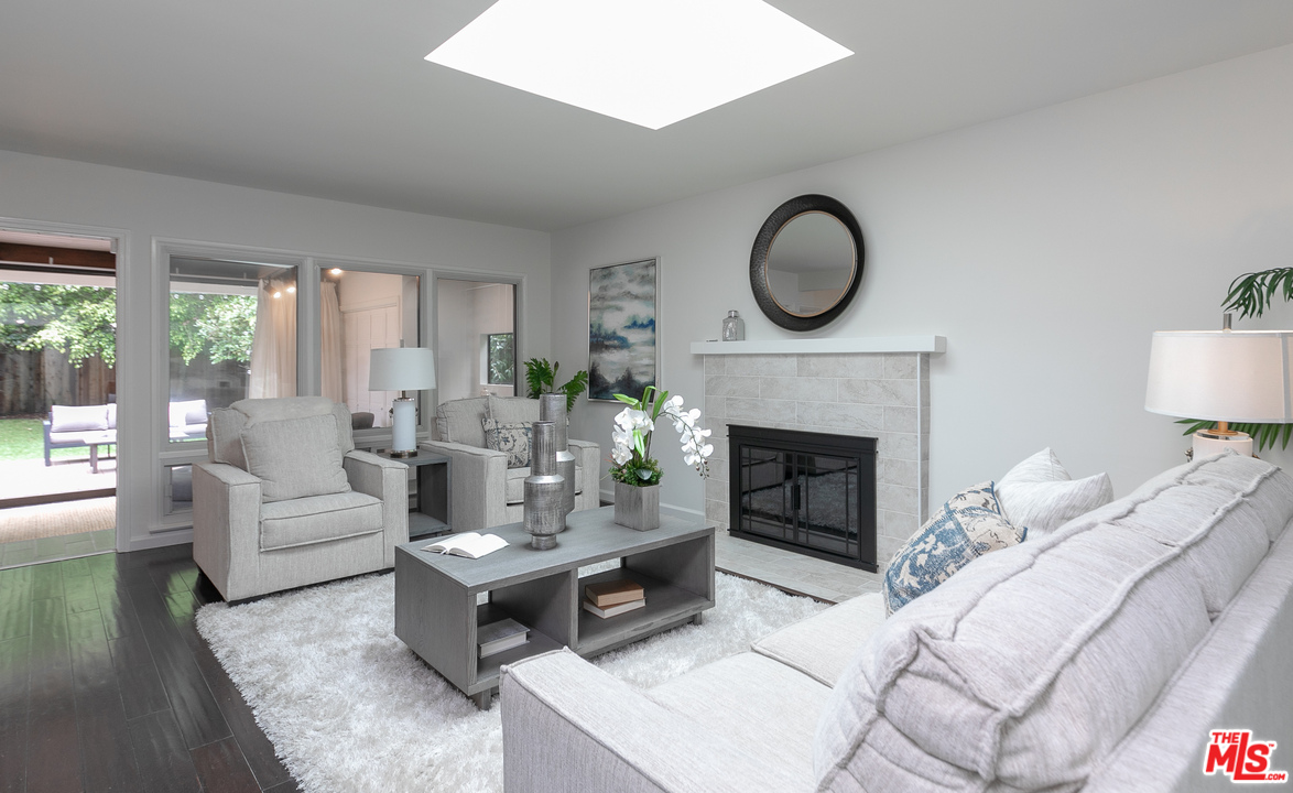 436 Redlands Street Playa del Rey, CA 90293 - Photo 3 of 24 Gallery Image 3