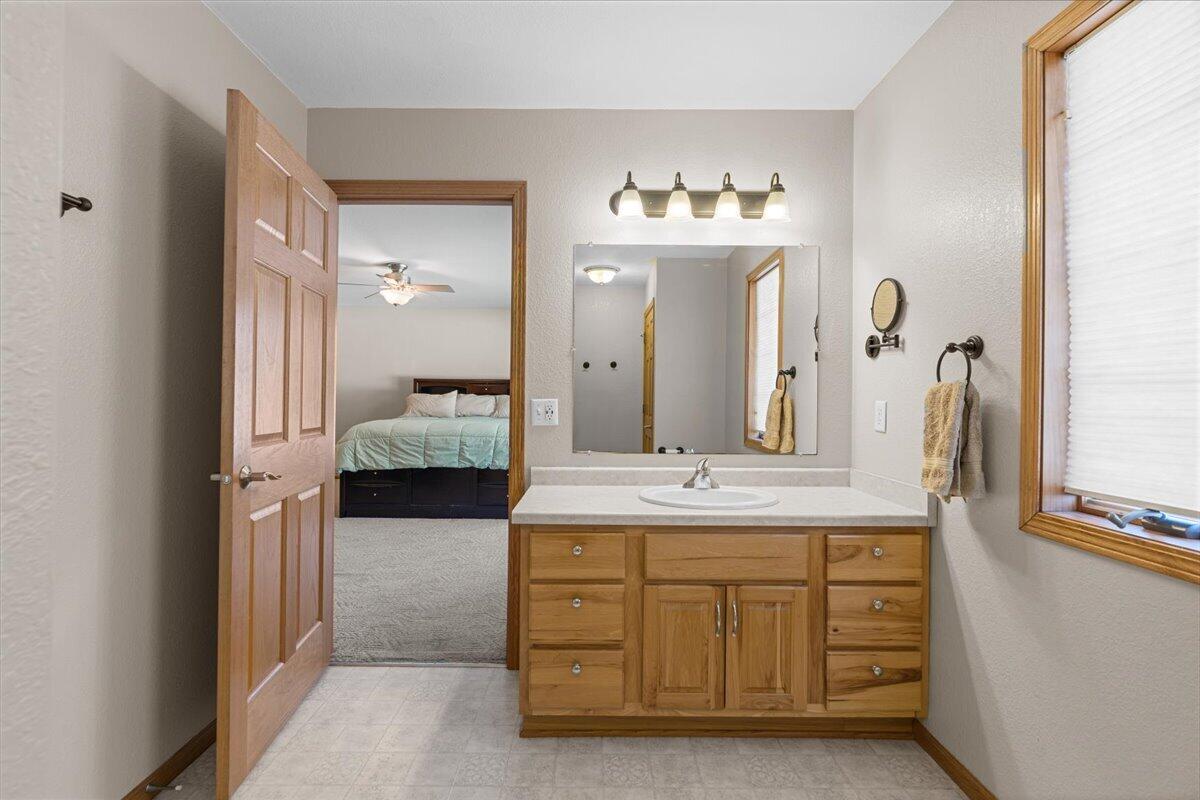 612 Bobolink Lane Cascade, WI 53011 - Photo 18 of 65 Primary Bath Vanity