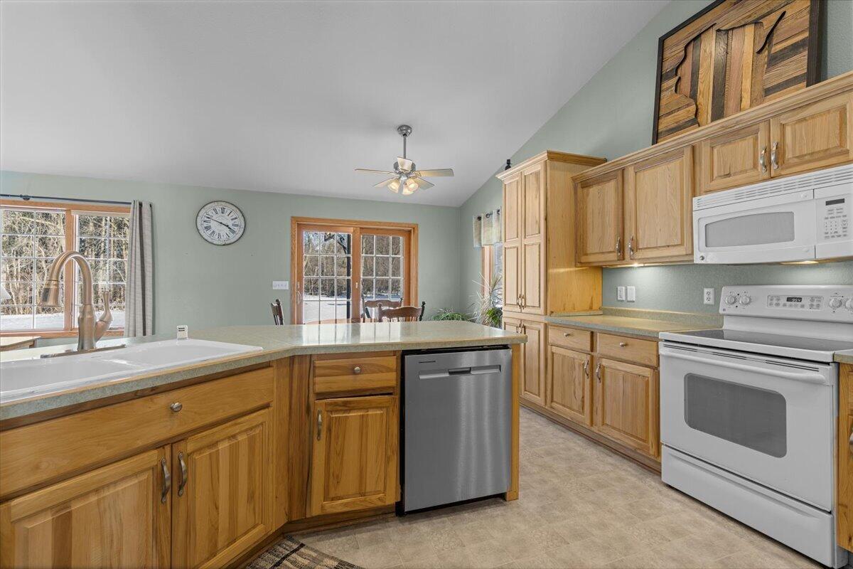 612 Bobolink Lane Cascade, WI 53011 - Photo 7 of 65 Kitchen with Appliances Included