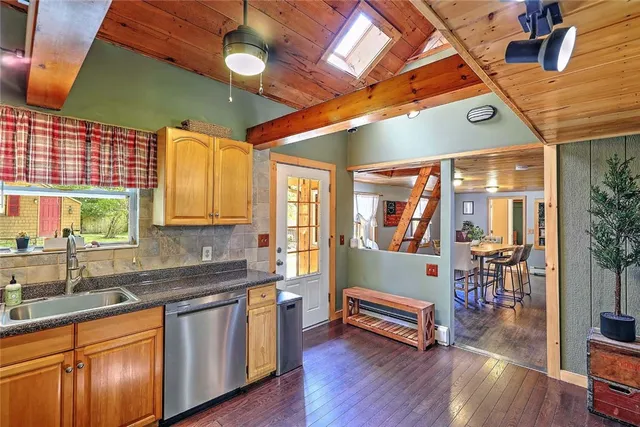 $585,000 | 10 Narrow Lane, Charlestown, RI 02813