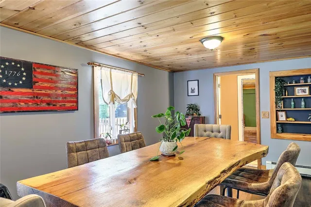 $585,000 | 10 Narrow Lane, Charlestown, RI 02813