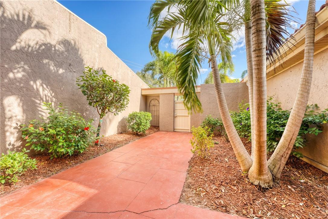 103 St Andrews Road Hollywood, FL 33021 - Photo 12 of 40 Photo 12