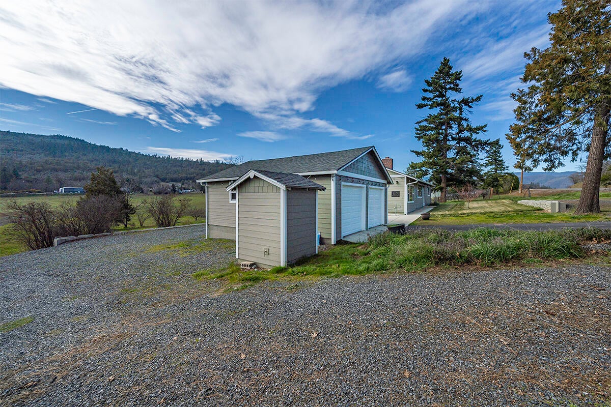 4409 South Stage Road Medford, OR 97501 - Photo 20 of 27 DSC08428