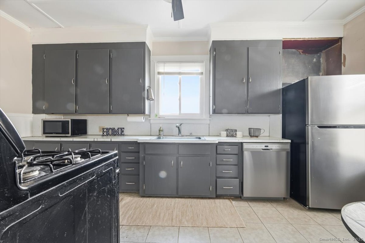 33 Division Street Norwich, CT 06360 - Photo 10 of 28