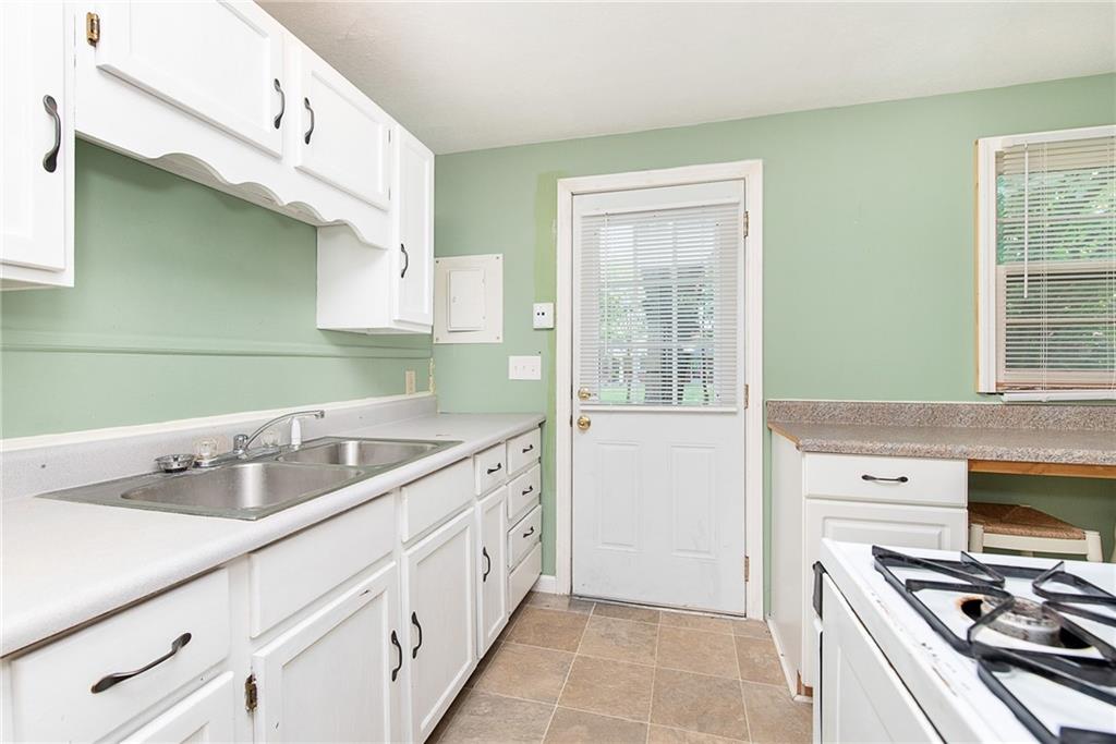 2403 Fowler Street Anderson, IN 46012 - Photo 11 of 25 Gallery Image 11