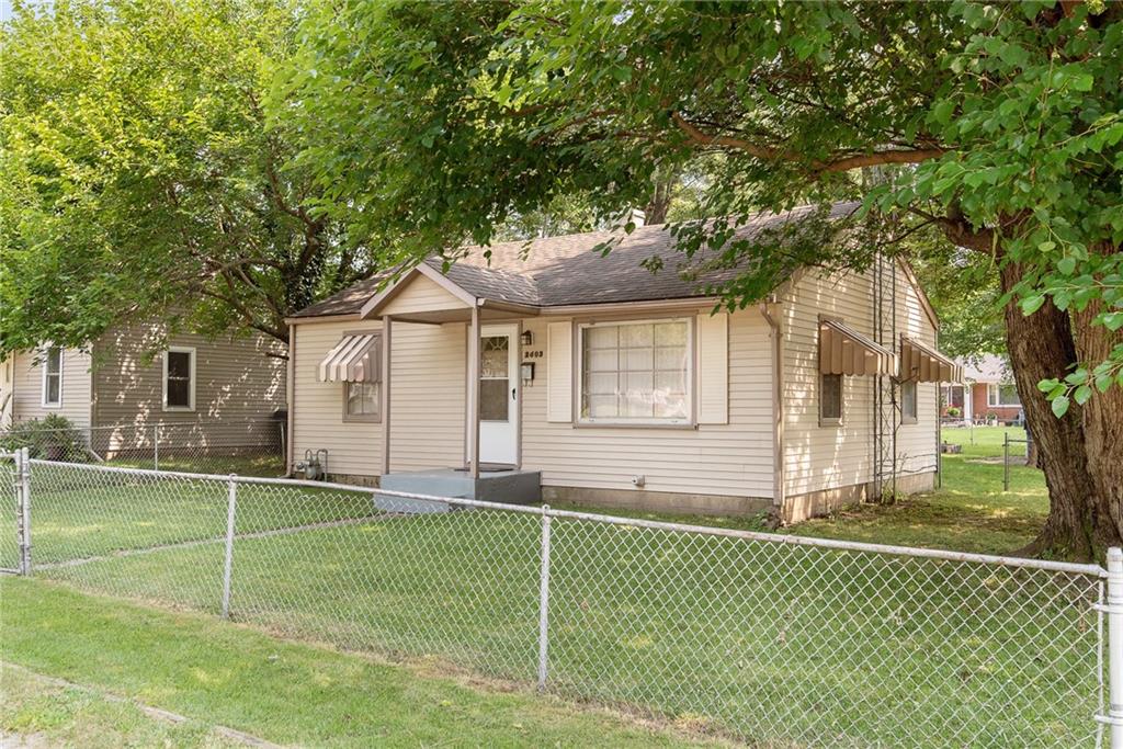 2403 Fowler Street Anderson, IN 46012 - Photo 3 of 25 Gallery Image 3