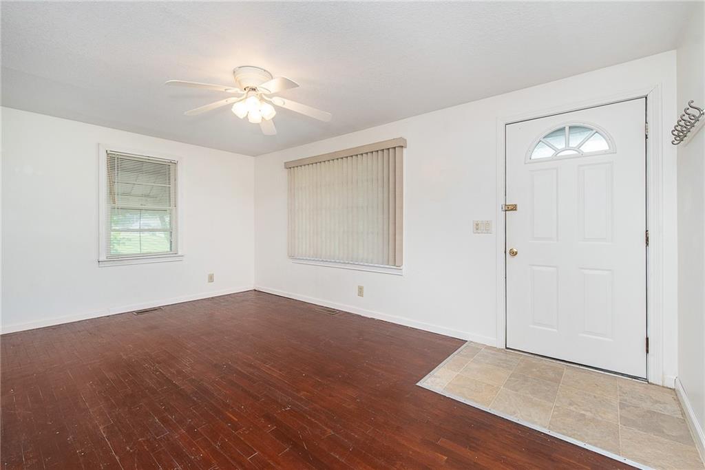 2403 Fowler Street Anderson, IN 46012 - Photo 4 of 25 Gallery Image 4