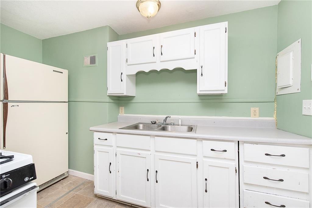 2403 Fowler Street Anderson, IN 46012 - Photo 9 of 25 Gallery Image 9