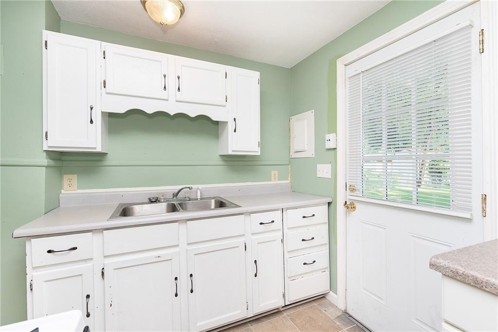 2403 Fowler Street Anderson, IN 46012 - Photo 10 of 25 Gallery Image 10
