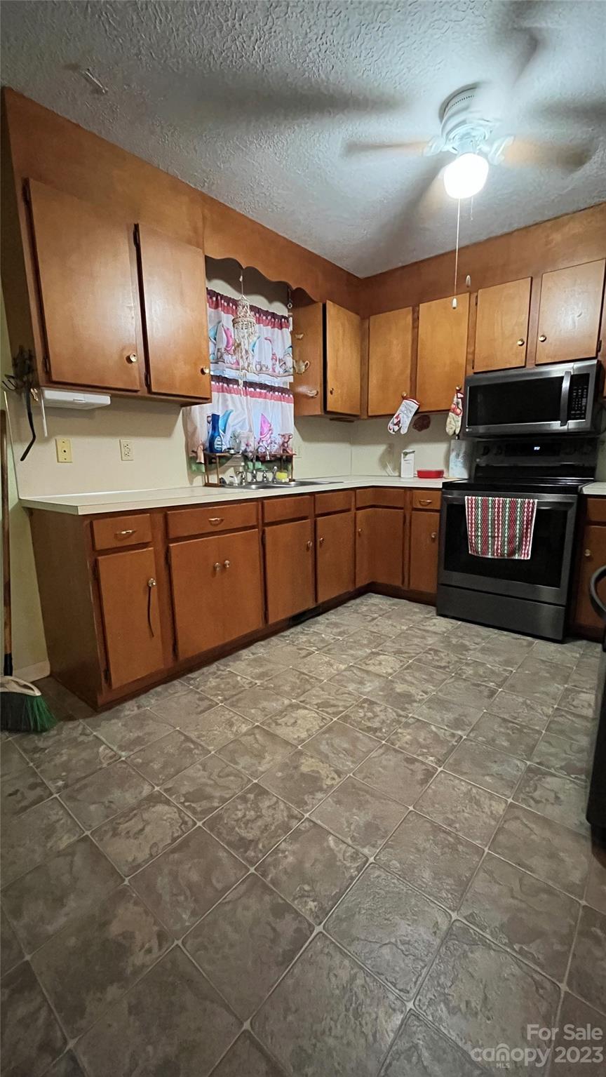 2397 Emmanuel Church Road Conover, NC 28613 - Photo 4 of 10 Gallery Image 4