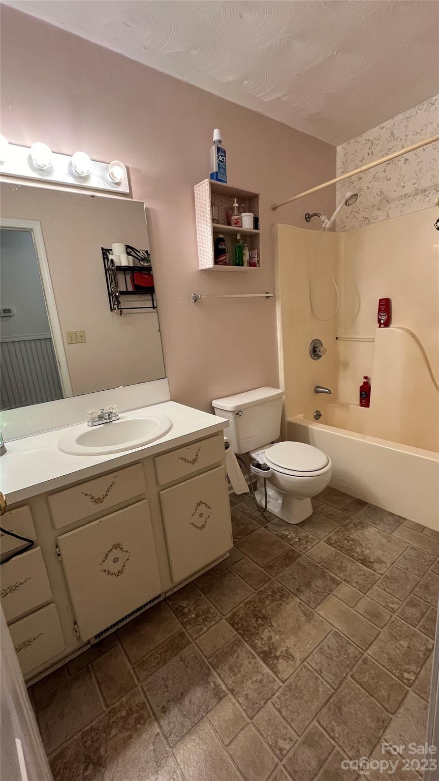 2397 Emmanuel Church Road Conover, NC 28613 - Photo 9 of 10 Gallery Image 9