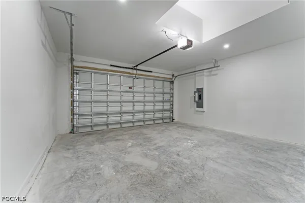 $2,100 | 4730 Northwest 38th Place, Cape Coral, FL 33993