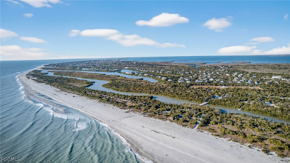4562 Bowen Bayou Road Sanibel, FL 33957 - Photo 32 of 38 a view of a sky from a balcony