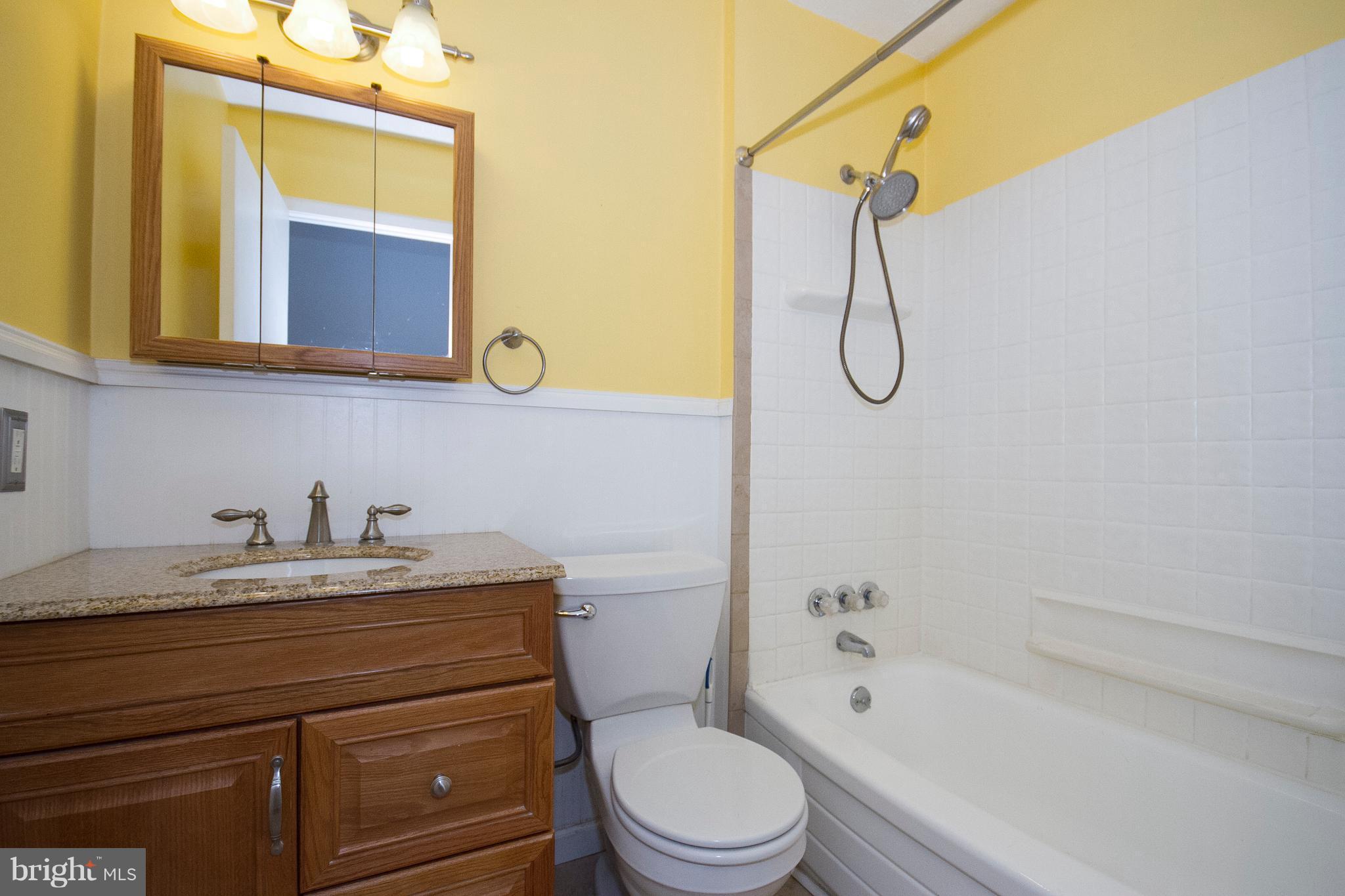 9100 Covered Bridge Road Baltimore, MD 21234 - Photo 9 of 20 Bath