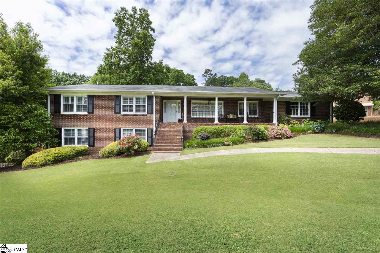 1000 Wembley Road Greenville, SC 29607 - Photo 1 of 32