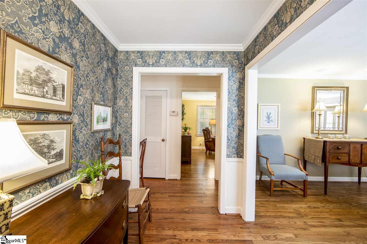 1000 Wembley Road Greenville, SC 29607 - Photo 3 of 32