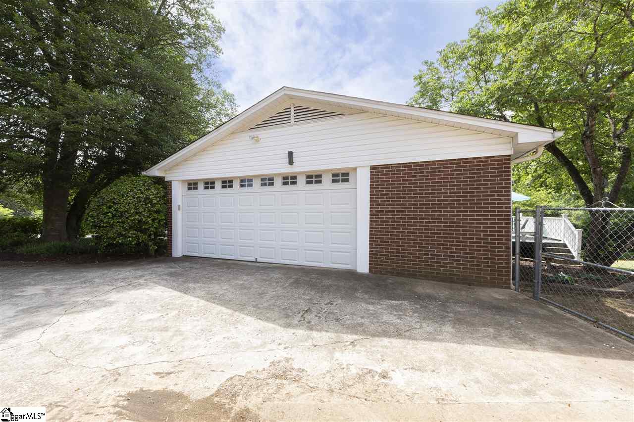 1000 Wembley Road Greenville, SC 29607 - Photo 27 of 32