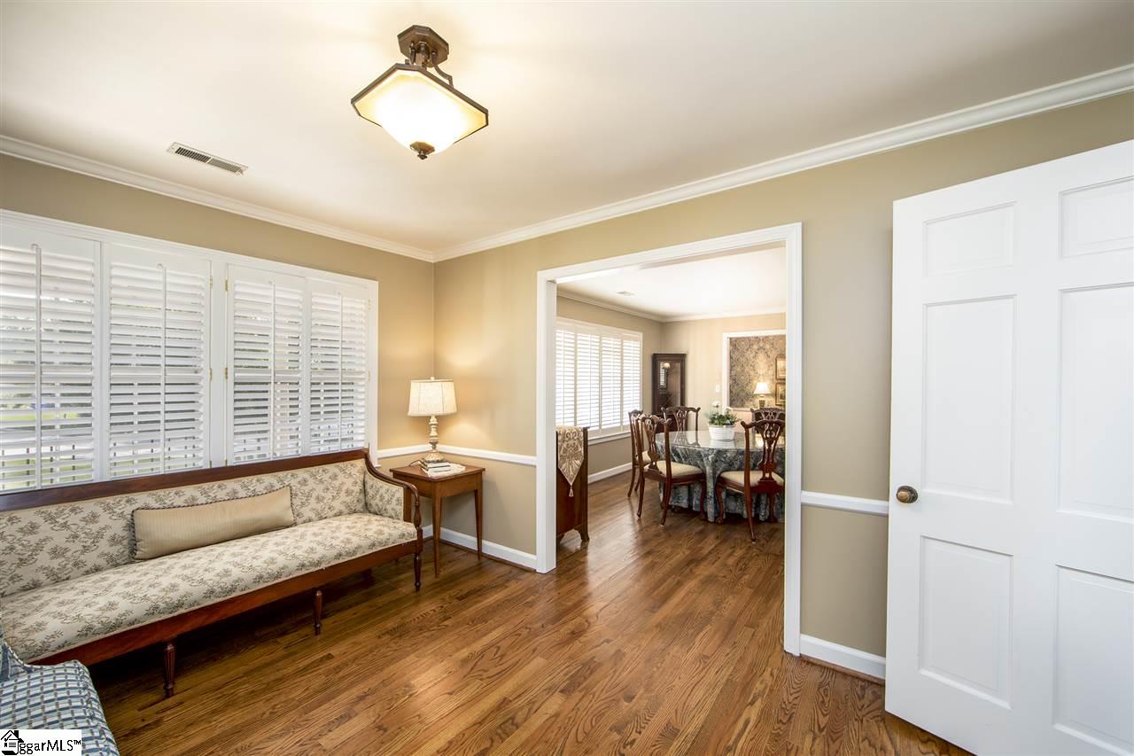 1000 Wembley Road Greenville, SC 29607 - Photo 5 of 32