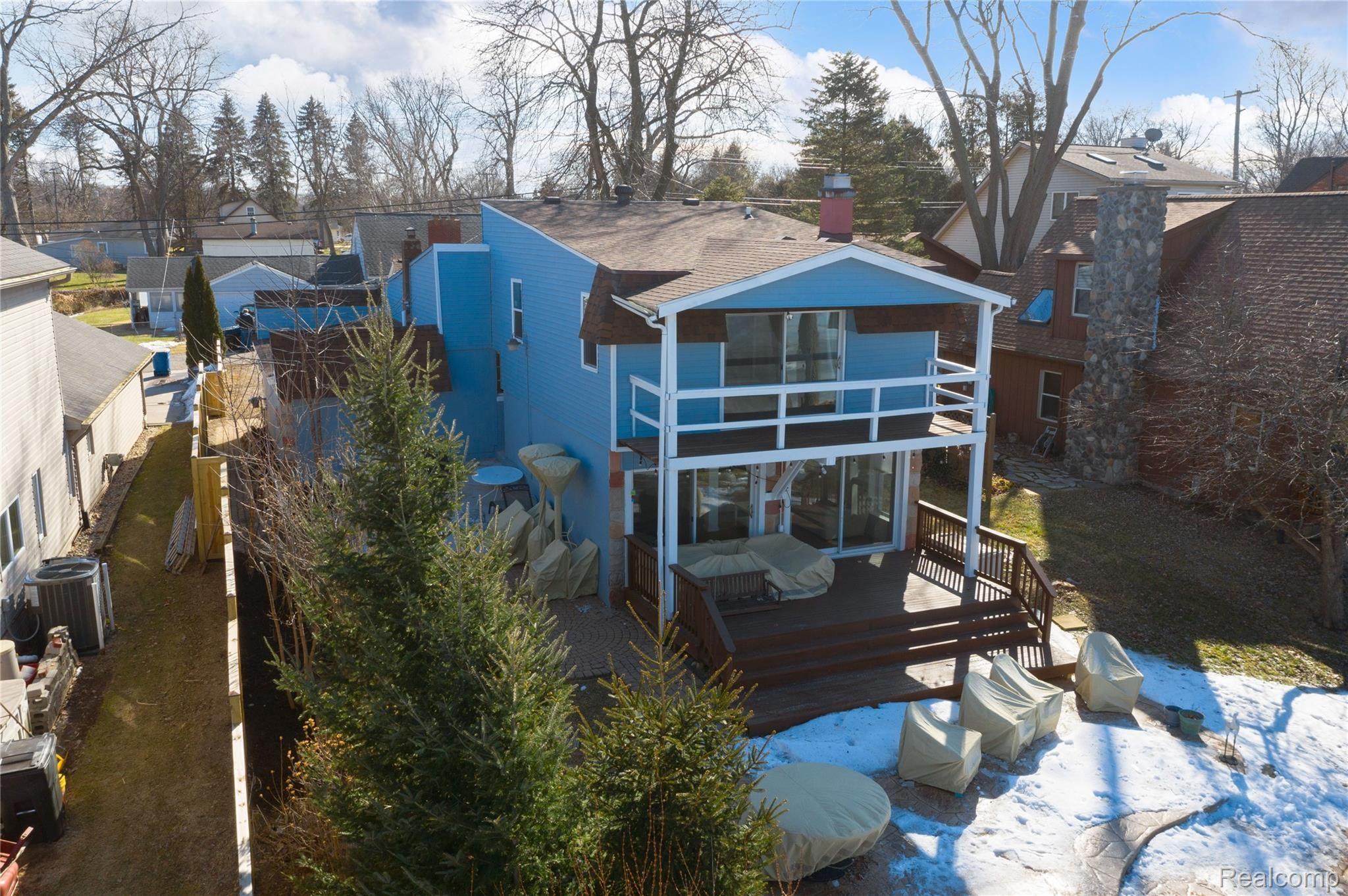 3080 Lexington Road Waterford, MI 48328 - Photo 49 of 68 Exteriors (16 of 39).jpg