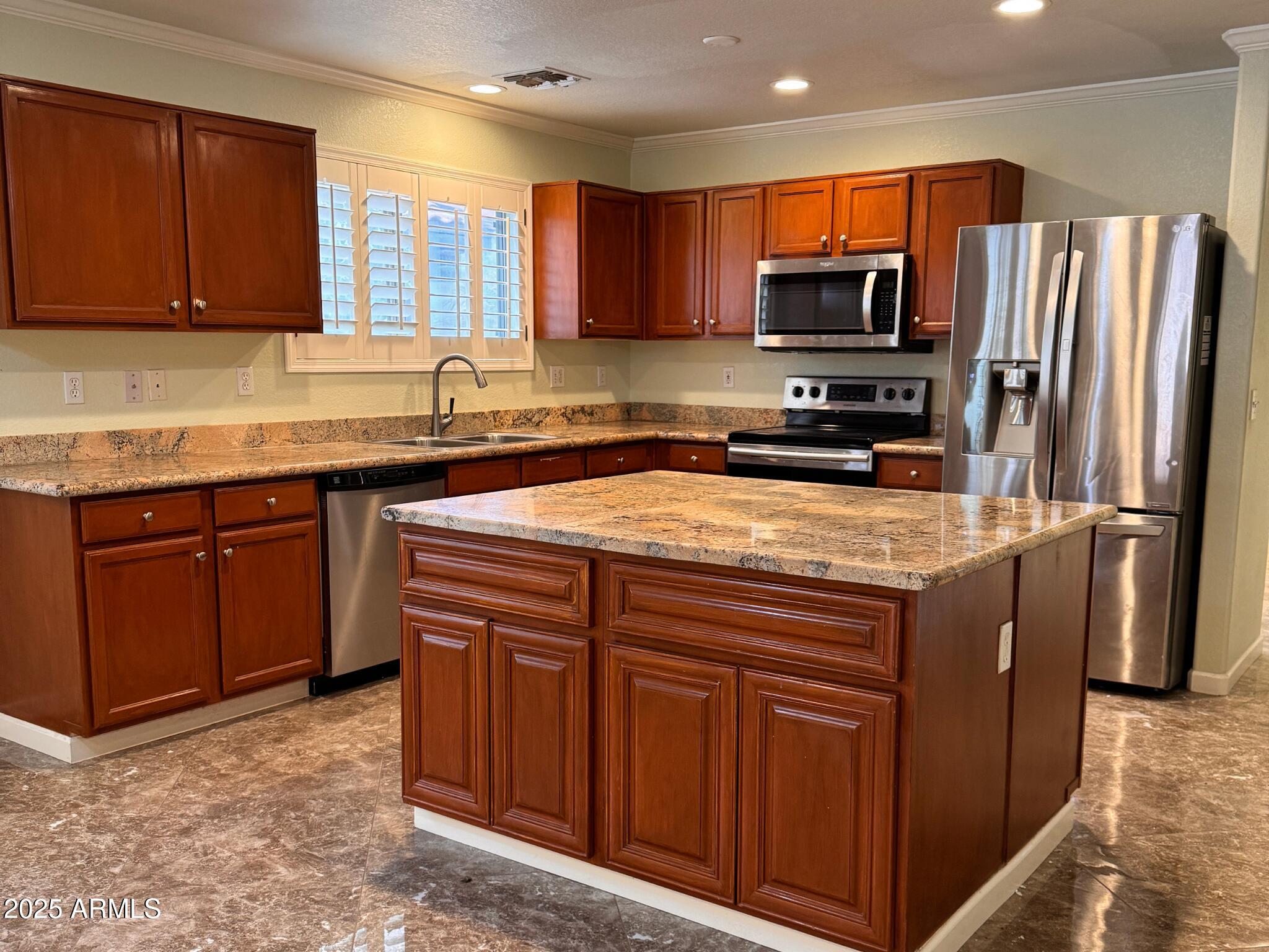 881 East Appaloosa Road Gilbert, AZ 85296 - Photo 5 of 20 E Kitchen 1.2