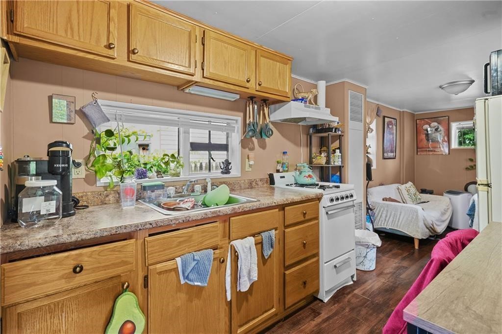 42 Transit Street Woonsocket, RI 02895 - Photo 10 of 18