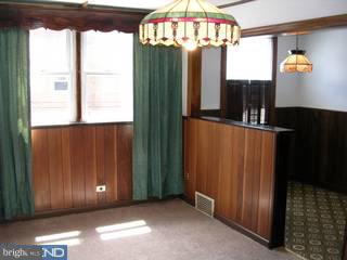 112 Spring Valley Road Darby, PA 19023 - Photo 3 of 6