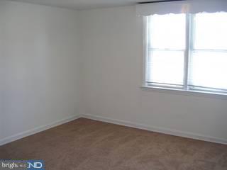 112 Spring Valley Road Darby, PA 19023 - Photo 5 of 6