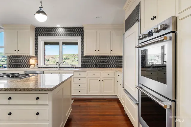 $825,000 | 176 Marine View Drive, Lewiston, ID 83501