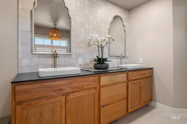 $825,000 | 176 Marine View Drive, Lewiston, ID 83501